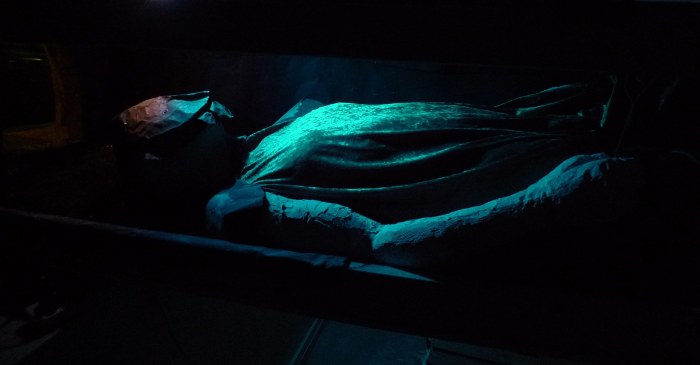 Sarcophagus (interior)